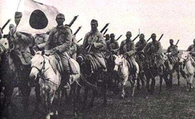 新加坡战役:8万英军被3万日军秒杀,看完感慨先辈抗日不易