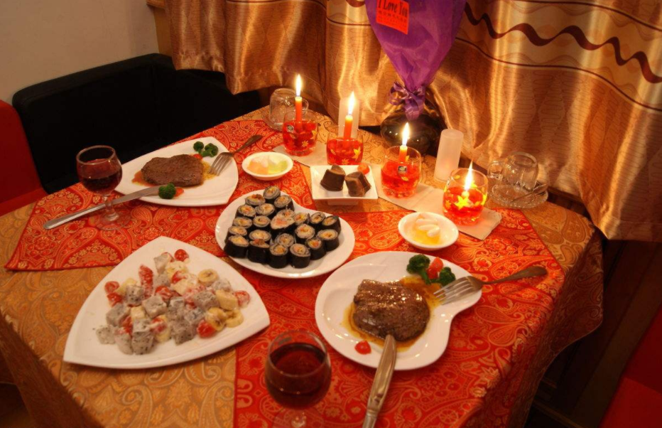 心理测试:哪份烛光晚餐更吸引你?测他是陪你走完余生的人吗?