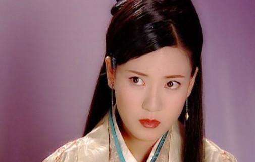 商蓉饰演的是淮南王之女刘陵,是典型的巾帼不让须眉,男装英俊帅气女装