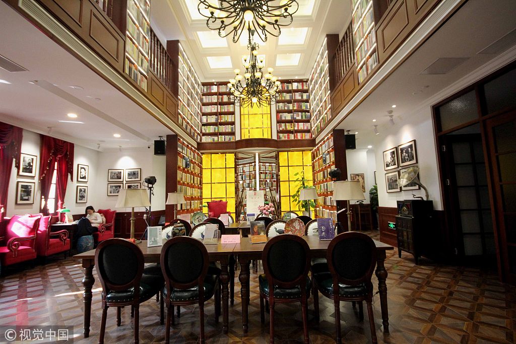 最美民国范书店亮相南京 风格古朴文艺范儿十足