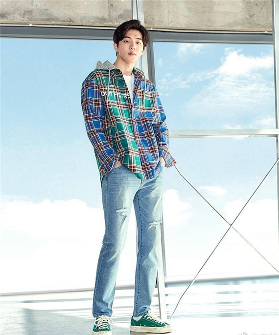 南柱赫高清写真照,阳光帅气的少年啊