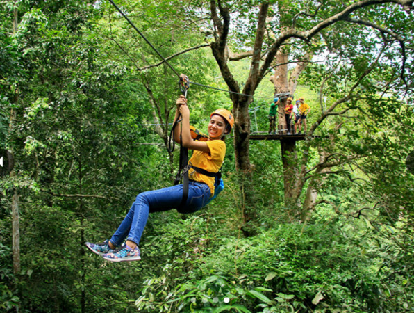 250斤男子玩丛林飞索意外摔死!业者:愿承担所有责任及赔偿
