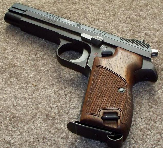 瑞士sig p210-6手枪的外观设计干脆利索,圆形,直线形,棱角轮廓分明