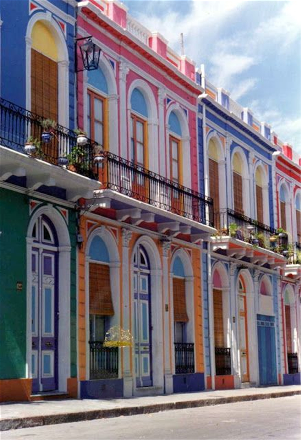 博卡探戈,浓郁的异国情调,布宜诺斯艾利斯的七彩老街