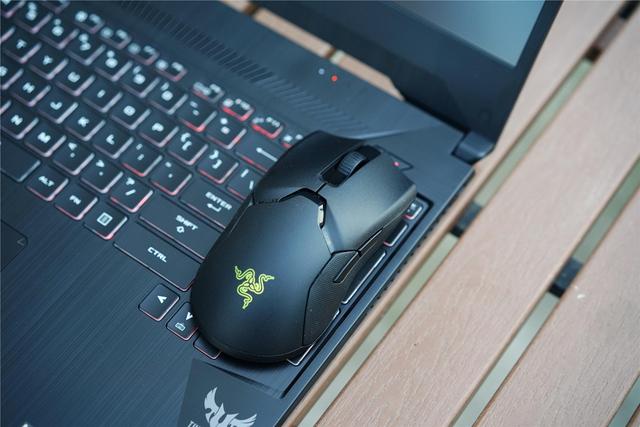 razer雷蛇毒蝰终极版评测:超轻量化设计,游戏更畅快