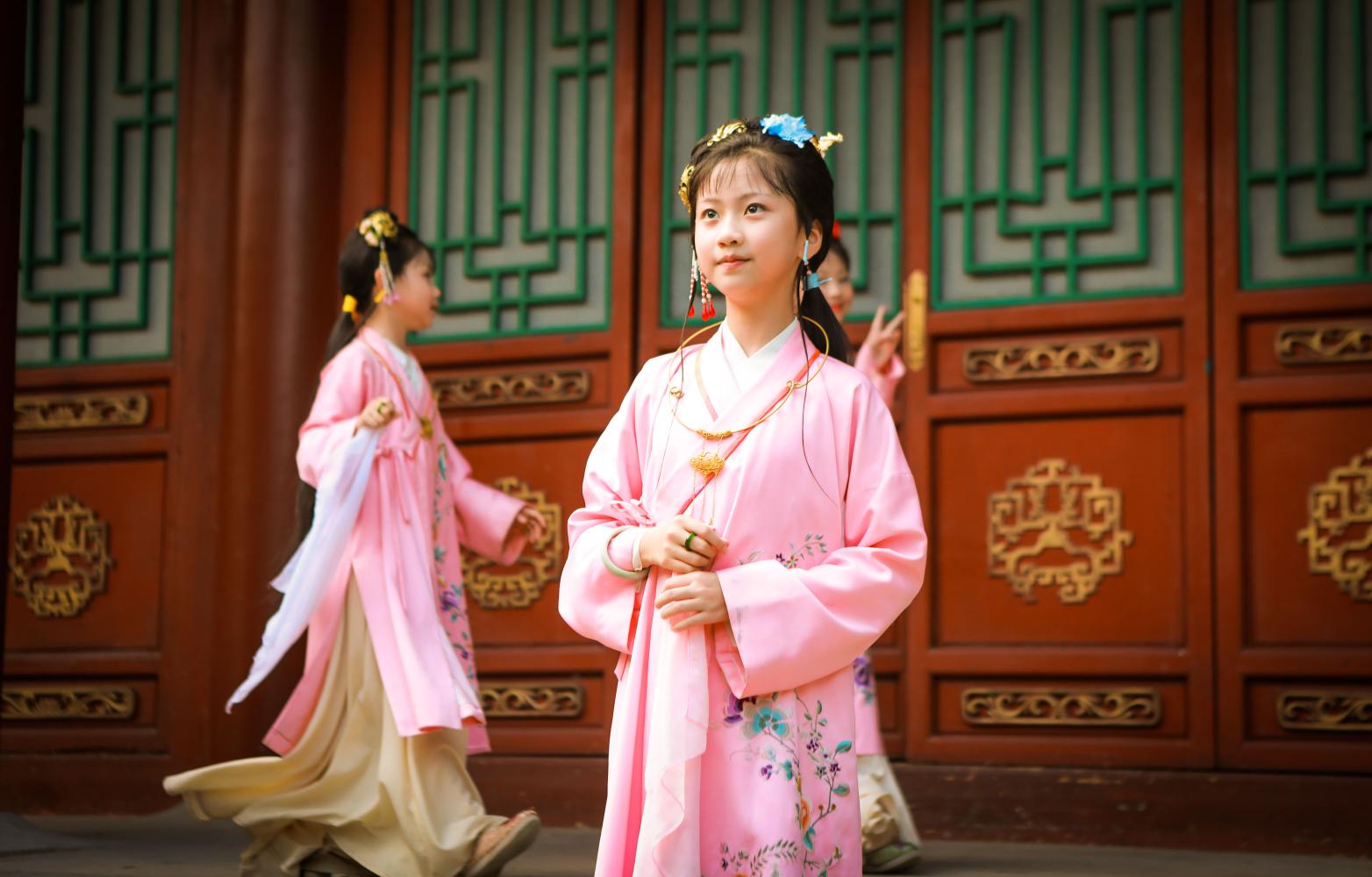 00后上天了:小戏骨秒杀当红小花旦演出经典!