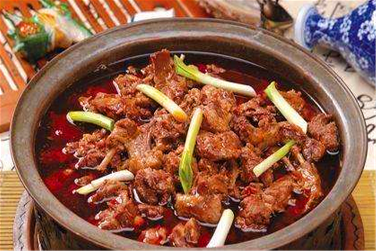 民间俗语:"狗肉不上桌",是因为狗肉不好吃?其实背后深有讲究