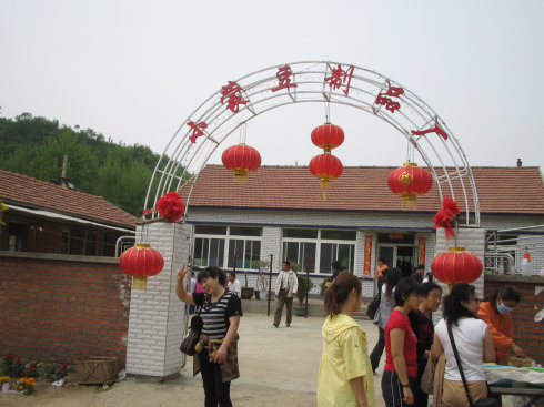 赵本山的《乡村爱情》改变了象牙山,同时也改变了村民们最初的心