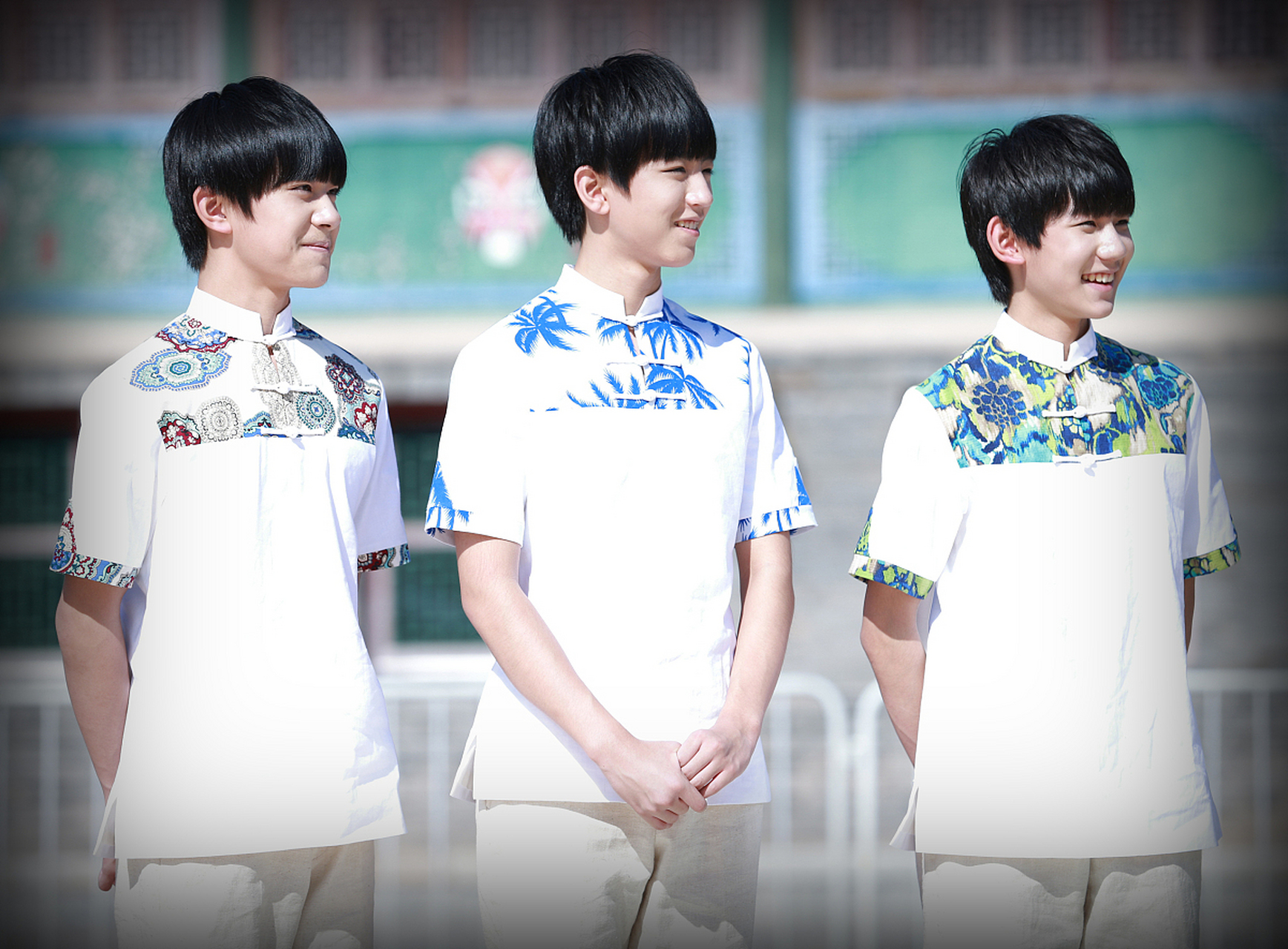tfboys是中国内地的一支流行男子组合,由王俊凯,王源,易烊千玺三位