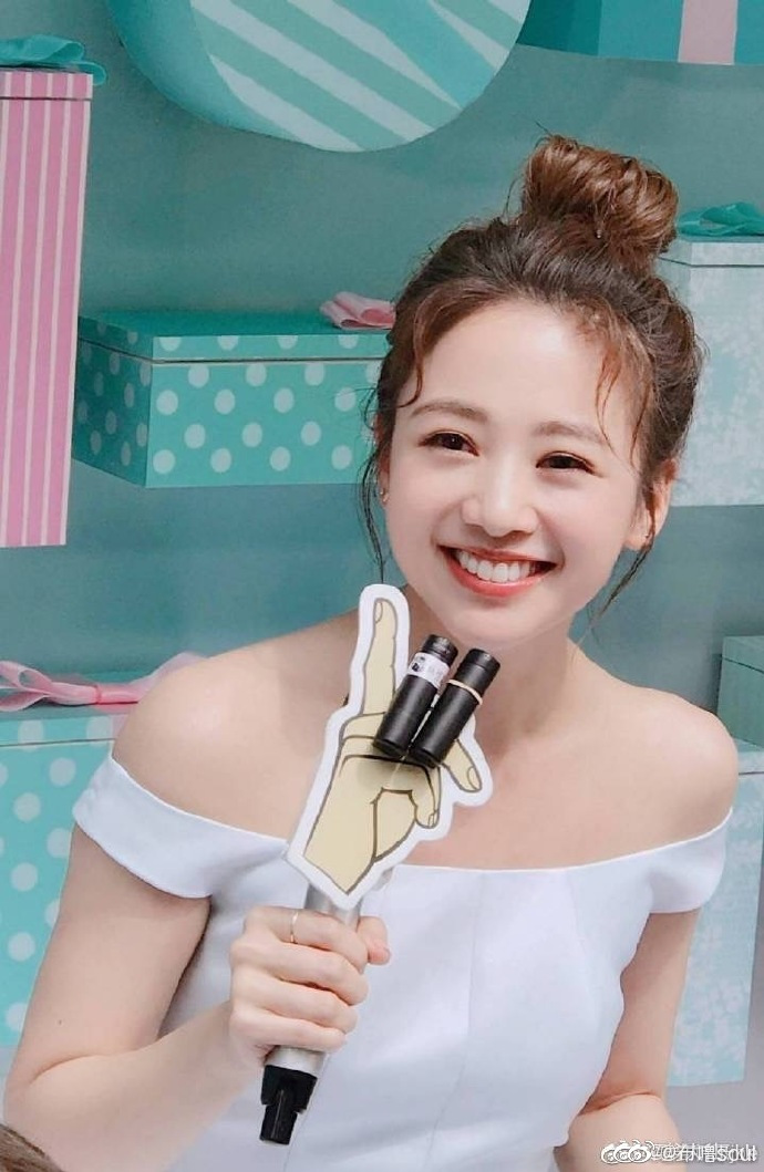 呜呜呜呜呜我喜欢的女孩子被夸了呜呜呜 >>关注#吴映洁##迎接春天