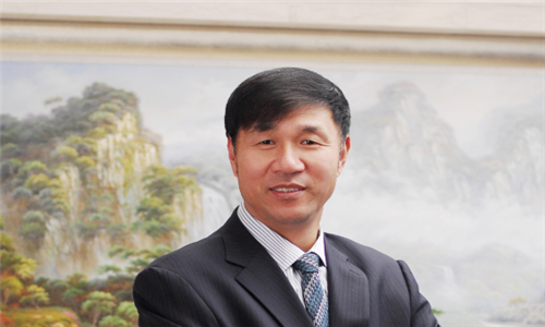 低调的青岛首富:退伍后下海卖煤炭,现590亿身家却开几十万小车