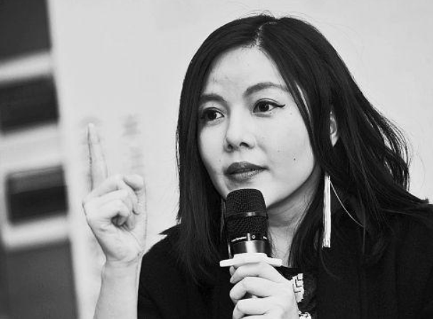 马思纯和燕公子互怼,杨天真成赢家,网友:原来两个人早就是好友