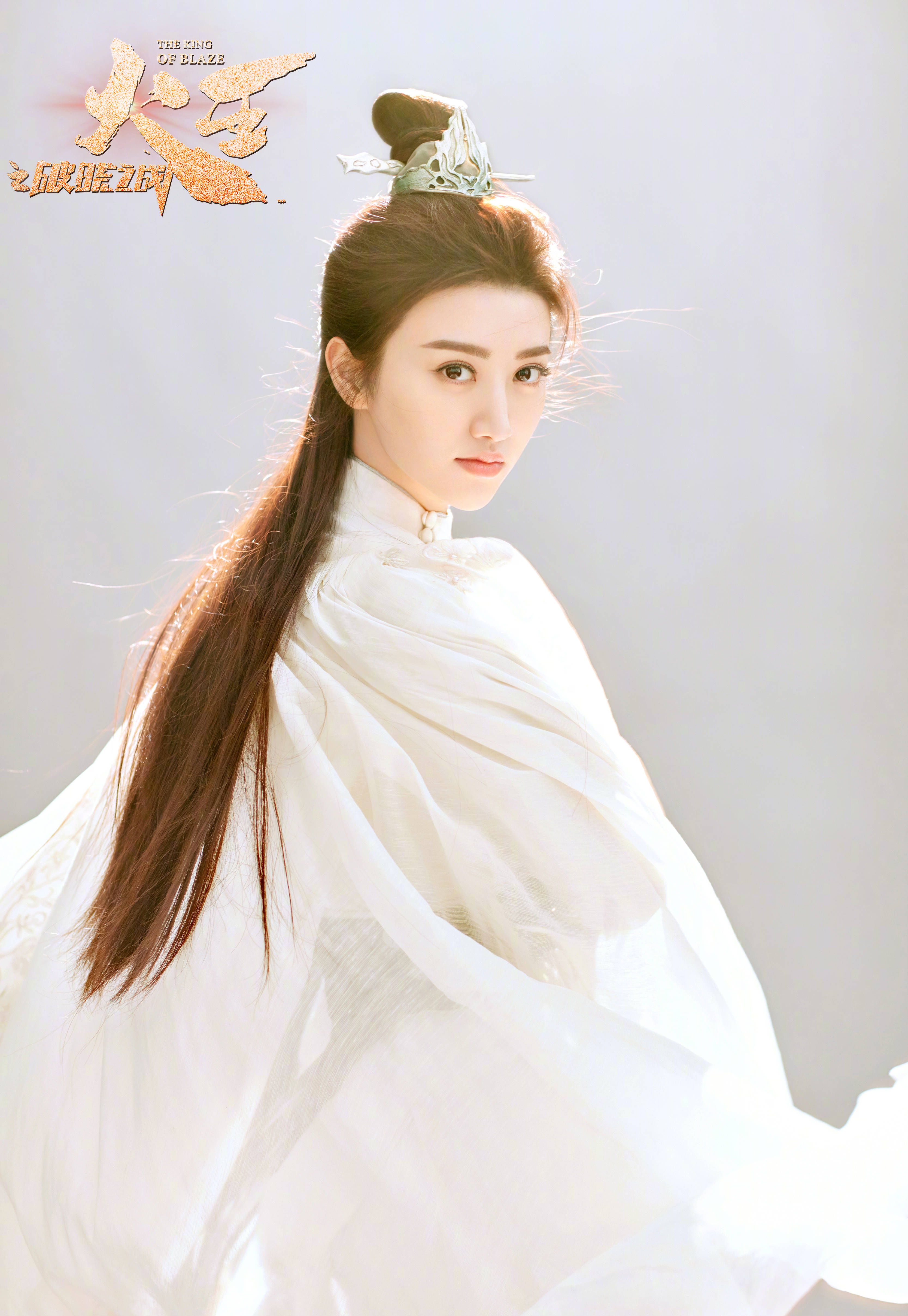 虽然剧照像网游代言,但是造型在线,景甜的古装很惊艳