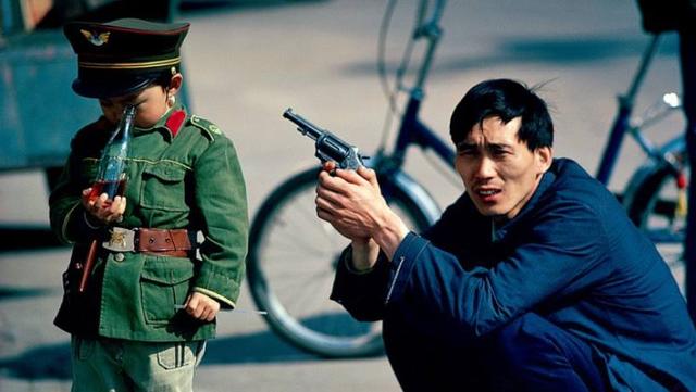 80年代老照片:图2为国家女排运动员郎平,图5是非常温馨的画面.