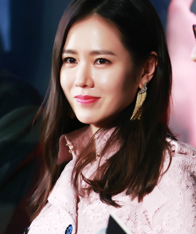 孙艺珍,长相甜美,笑起来的时候最好看