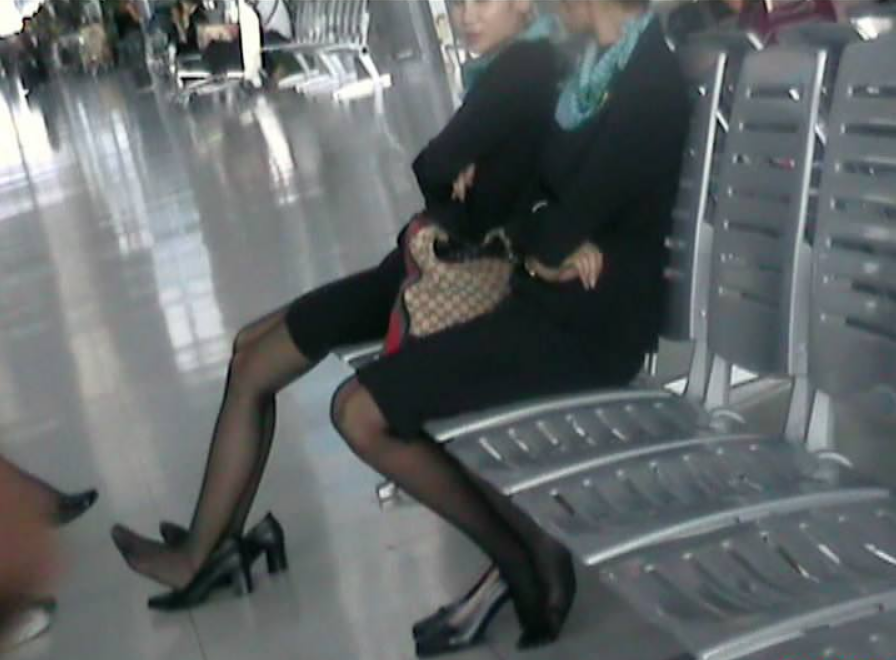 日本习惯进门先脱鞋,那遇到脚臭的人怎么办?忍住竟是首要办法?