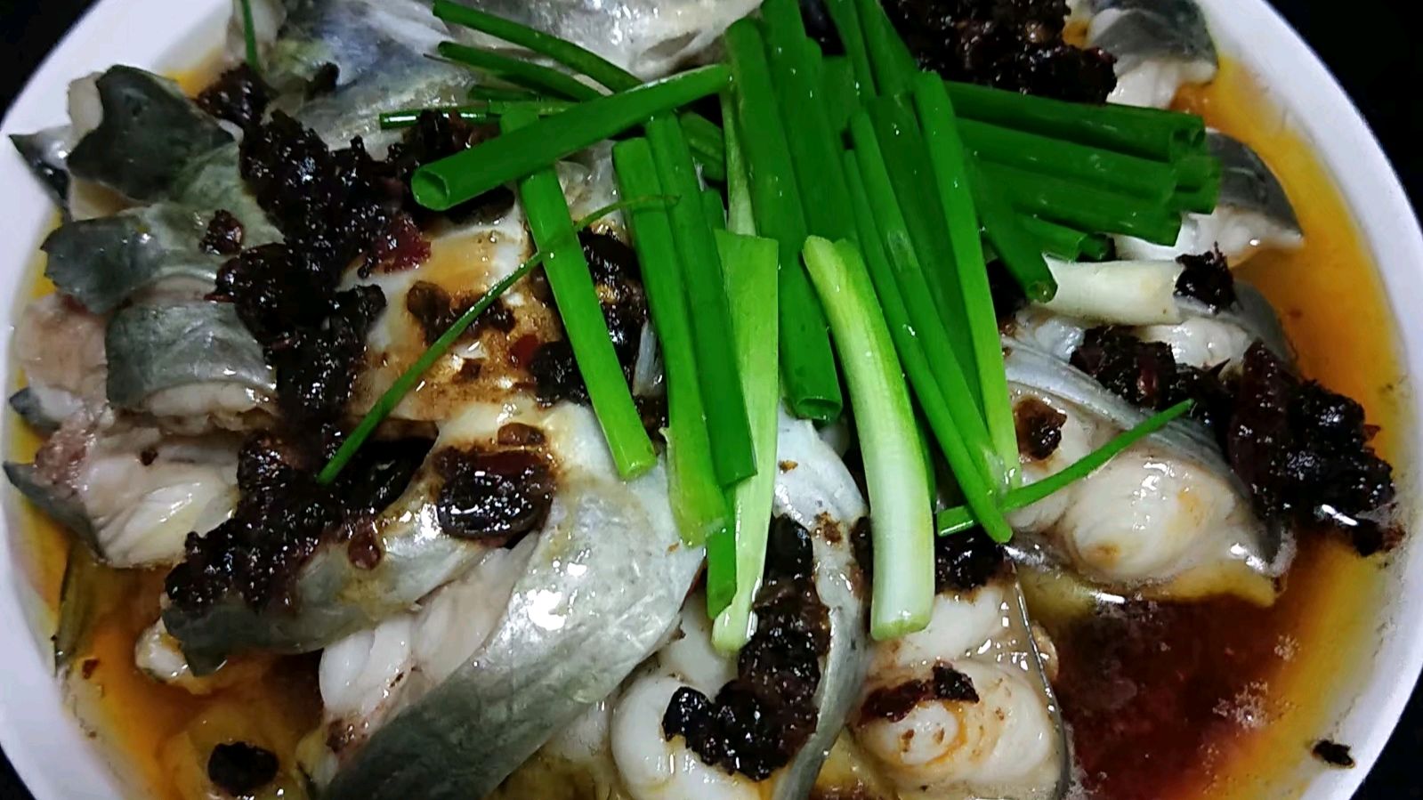 日日新之豆豉蒸鲶鱼,肉多刺少,适合老人和小孩