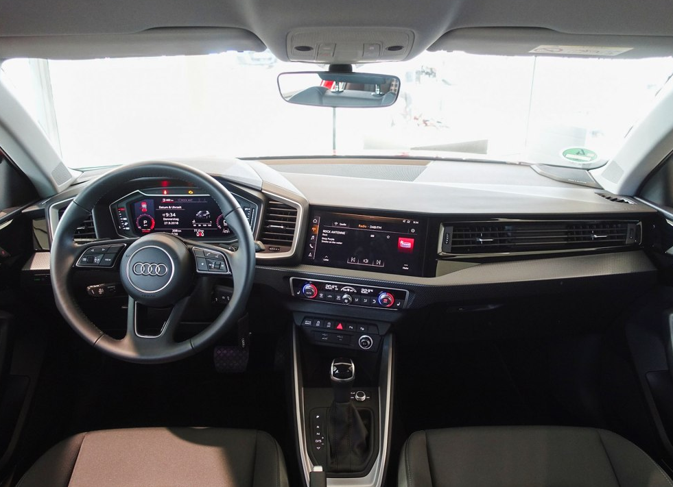 19款奥迪a1"重磅"来袭,内饰设计很赞,百里速度最低8s