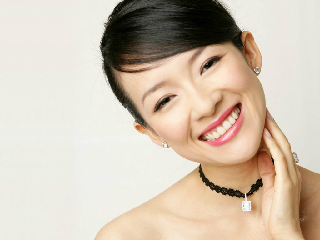 演员章子怡的大头照 转载自百家号作者:老哥娱乐美图