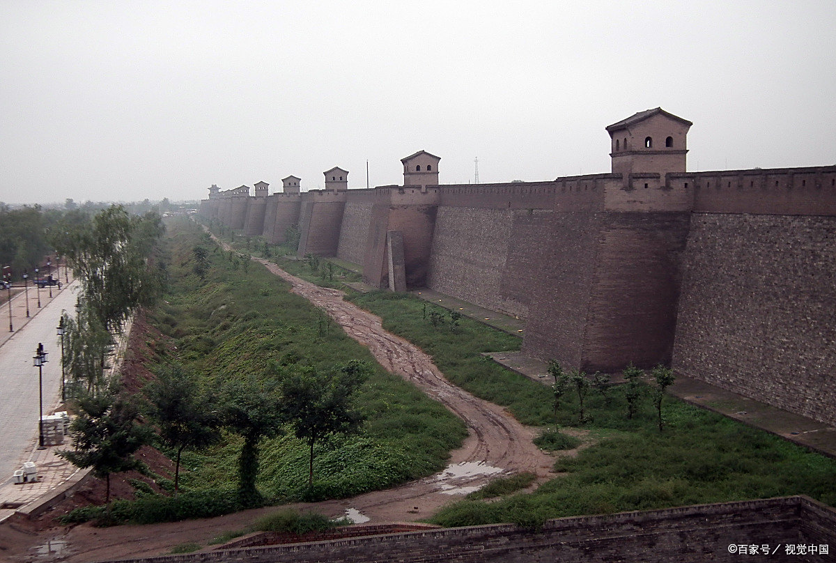 触摸3000余垛口72座敌楼的城墙探秘古城平遥
