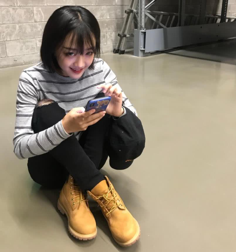 代古拉k无处不起舞,"男友风"穿着太抢镜,网友:照样喜欢!