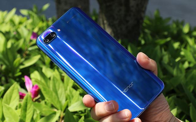 中端機也有極致全面屏 vivo y85與榮耀10誰是你的菜?