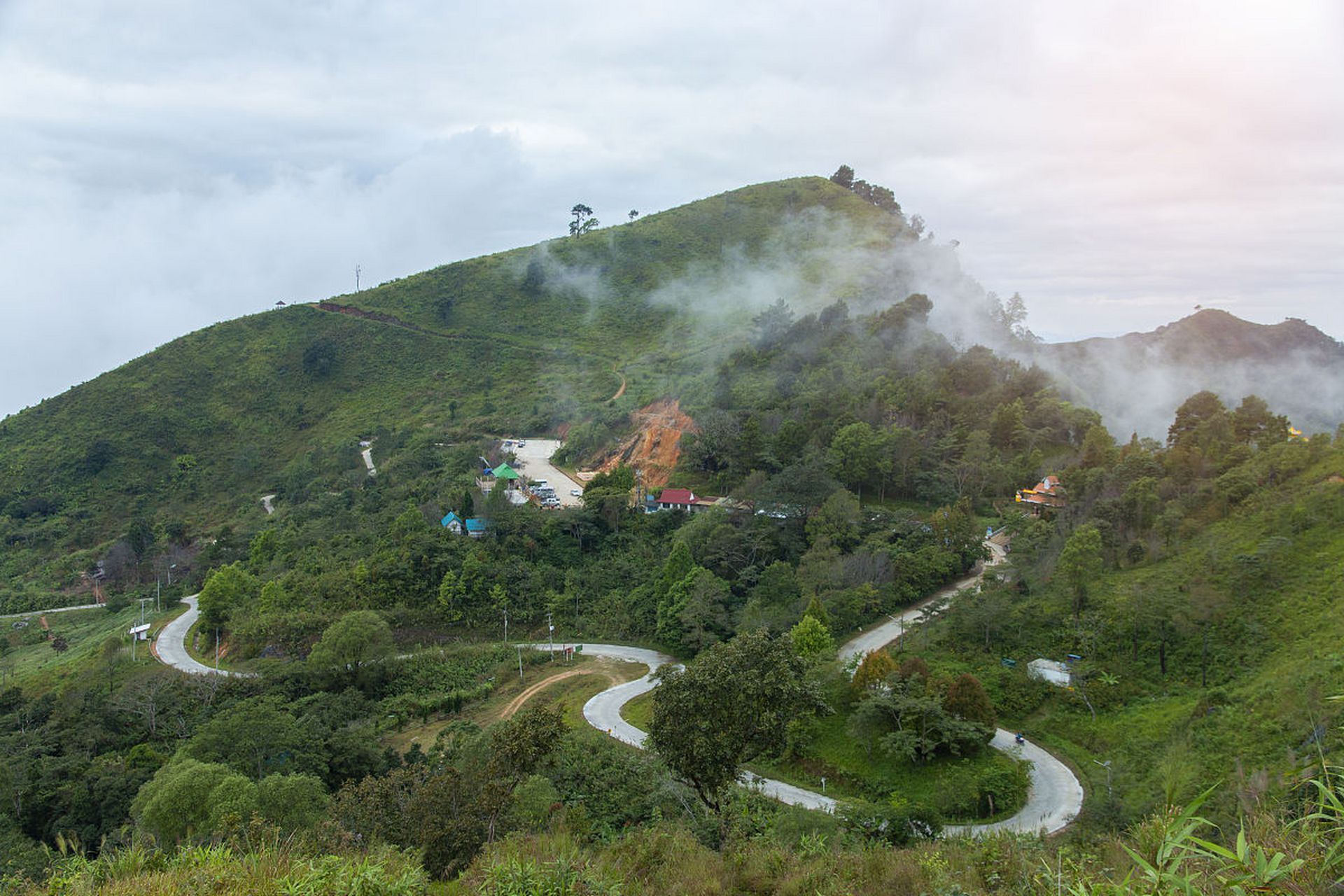 八面山位于湖南龙山县,是充满神秘色彩的旅游探险,休闲度假胜地,有