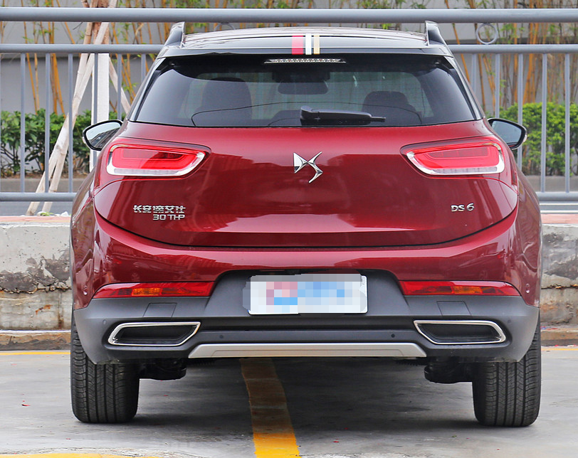 一组长安ds6图片,回头率非常高,体现驾驶乐趣