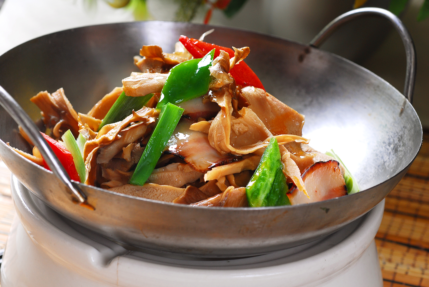 每天推荐不一样的六道美味佳肴:六道令人食指大动的美食,酱肉爆脆笋