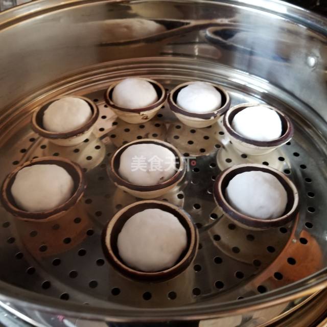 西米水晶肉圆,口感q弹,晶莹剔透,一上桌就抢光了