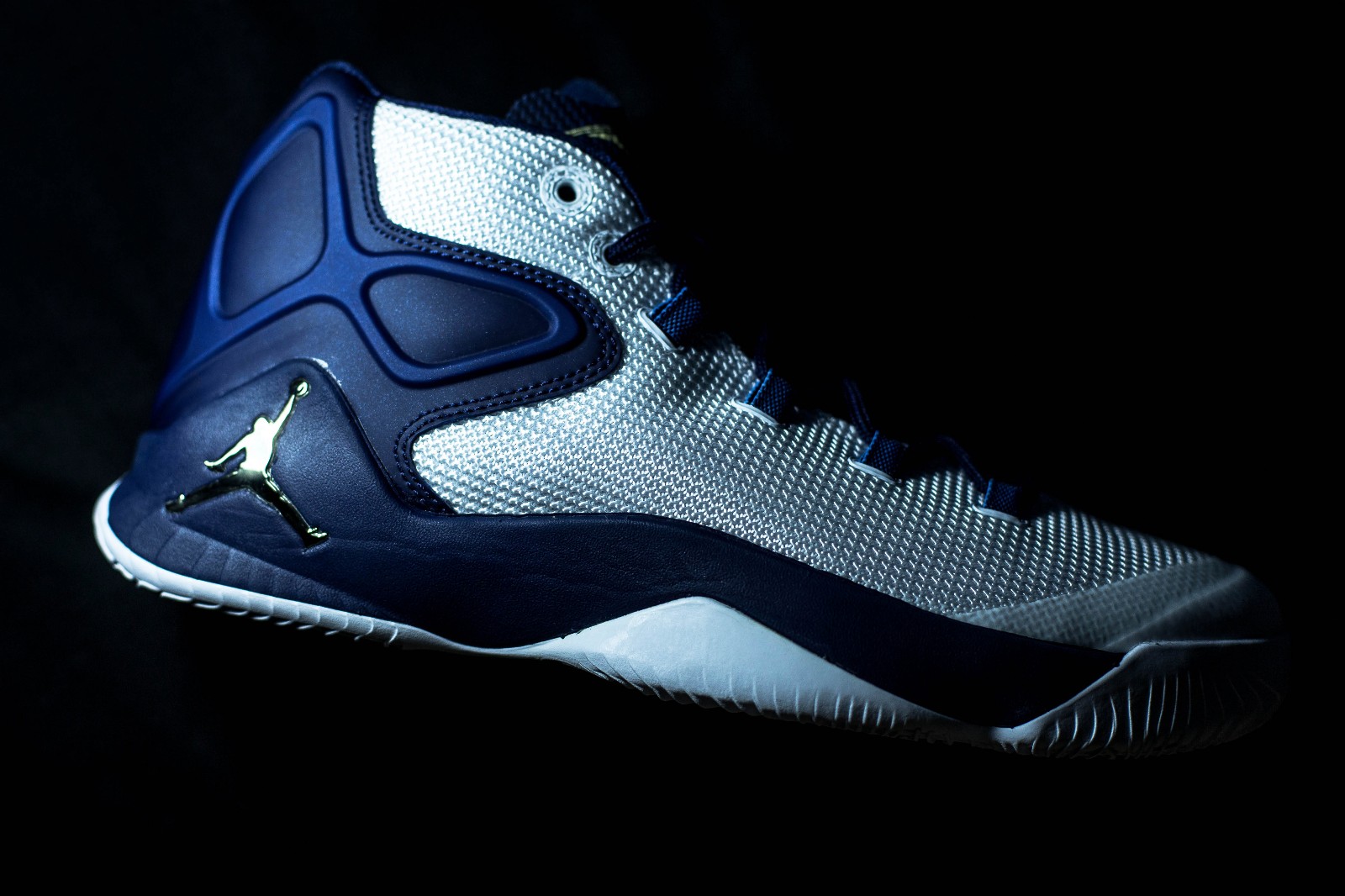 篮球史上三金第一人专属之melo 12开箱图赏