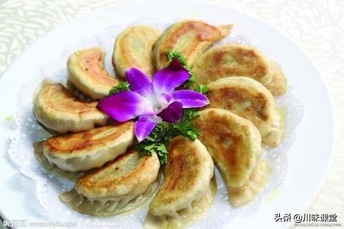 大厨教你:鲜肉韭菜煎饺和雪里蕻鲜肉煎饺的做法,制作简单适用