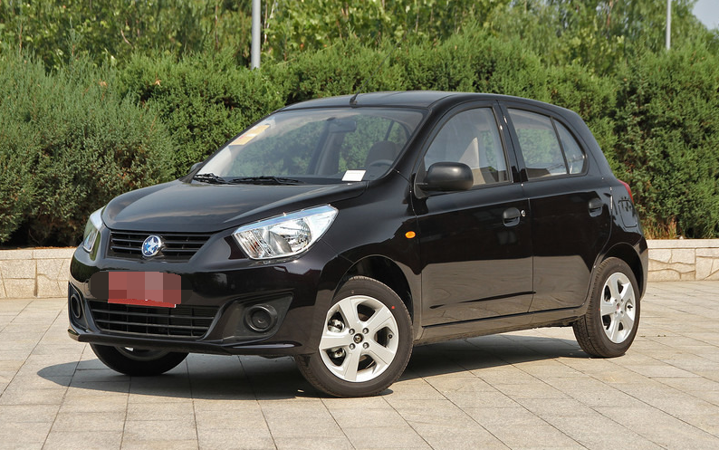 给人一种高级感,符合年轻人审美的东风启辰r30,回头率相当的高