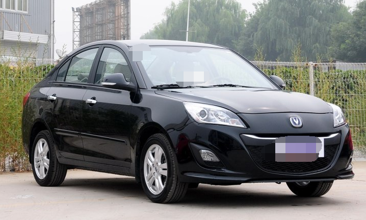 长安汽车悦翔v5这是外观很经典的一款车型,添加了非常多的全新汽车