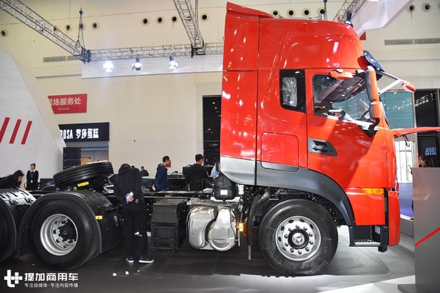 天龙kl和德龙x5000,配置胜似旗舰,两款高性价牵引车推荐给你!