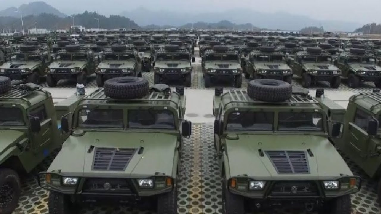 中国军队为什么这么牛?看看军中的军车是怎么的停放的,和ps一样