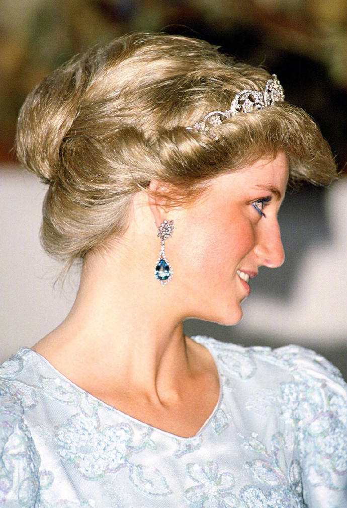 戴安娜王妃精美首饰:青蓝宝石,珍珠皇冠,你想拥有哪一套?