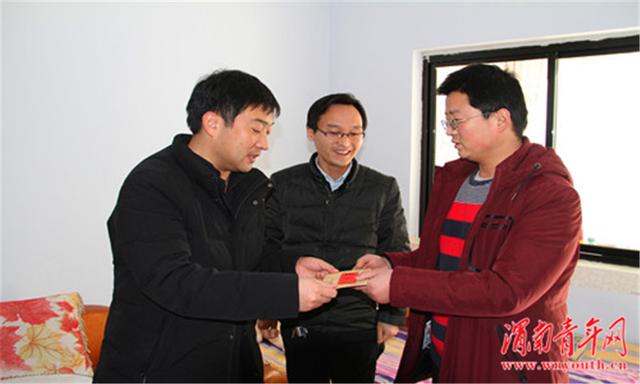 合阳:县委常委,组织部长张旭节前慰问送温暖