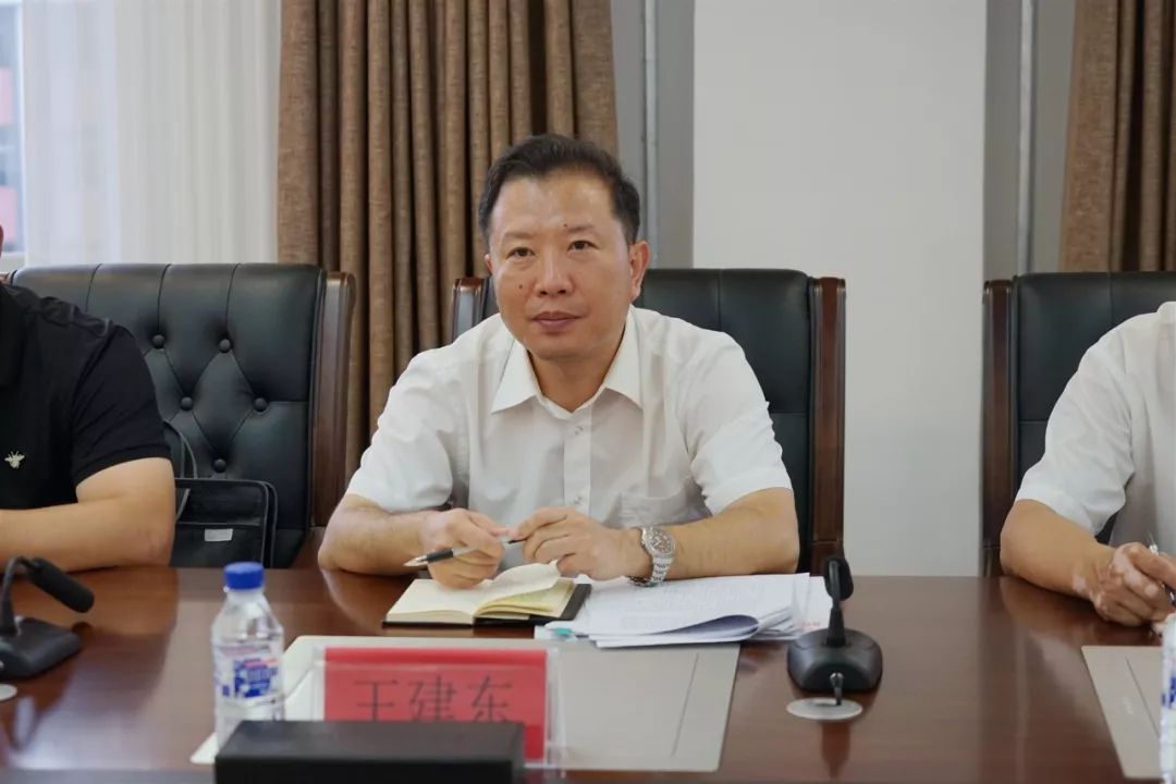 市委政法委副书记王建东一行来到铁西区人民法院专项.