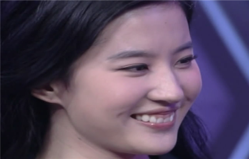 娱乐圈中身体有缺陷的5位女明星,范冰冰没耳垂,她天生就没子宫