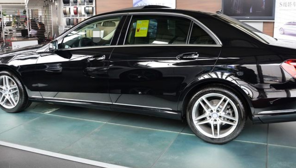 奔驰e400l hybrid的外观优美,符合年轻人的审美,很受年轻人欢迎