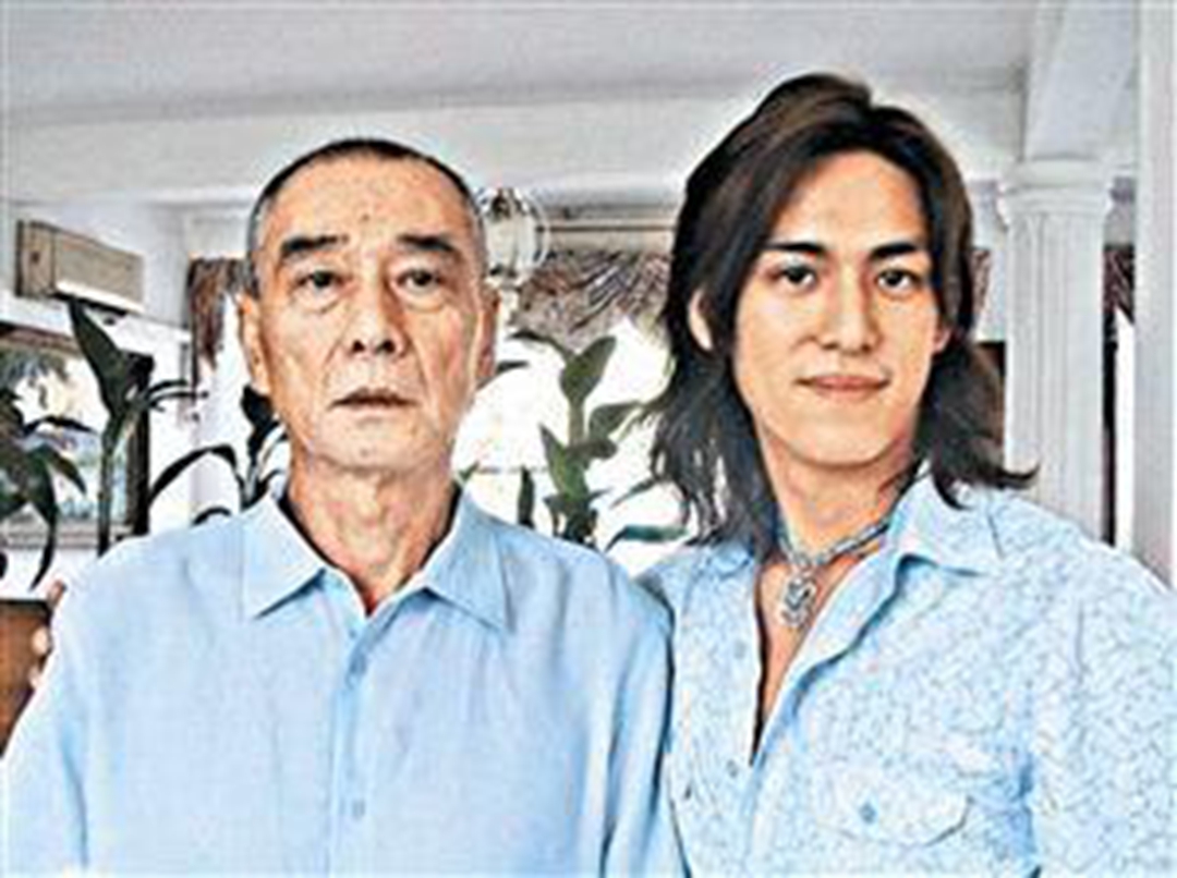 他是黑帮教父,还是陈友谅的后代,儿子更是娱乐圈的当红男星