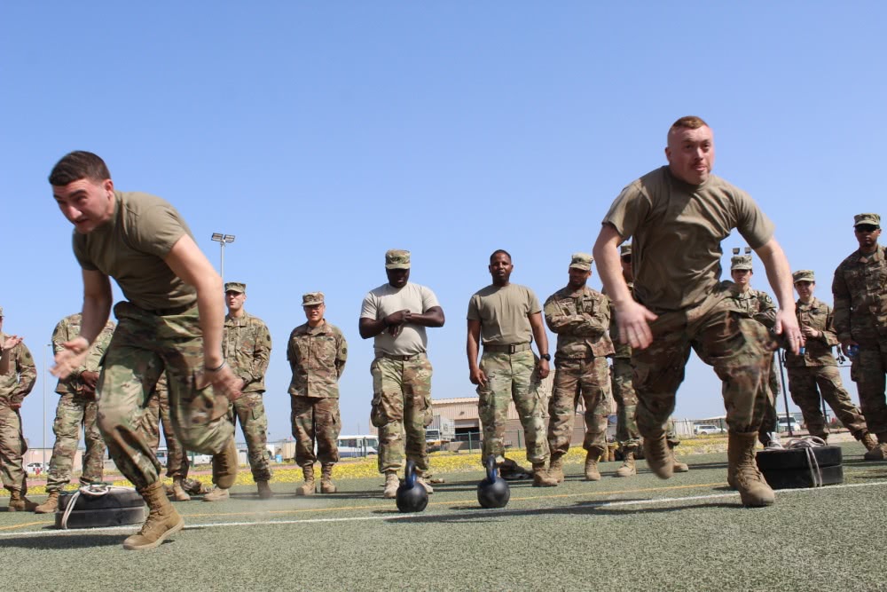 更适合现代战斗的要求,美国陆军推出新的体能标准,取消仰卧起坐