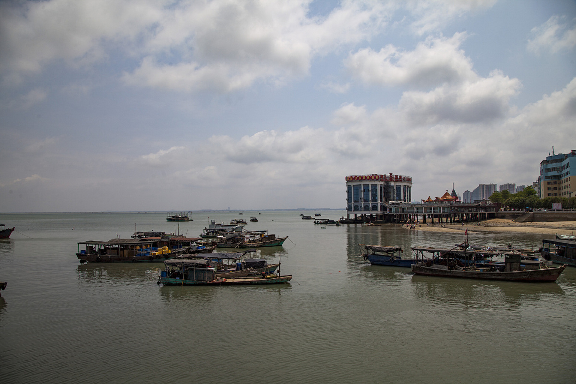 位于广西北海合浦县烟楼的海丝首港·合浦始发港景区包括合浦始发港