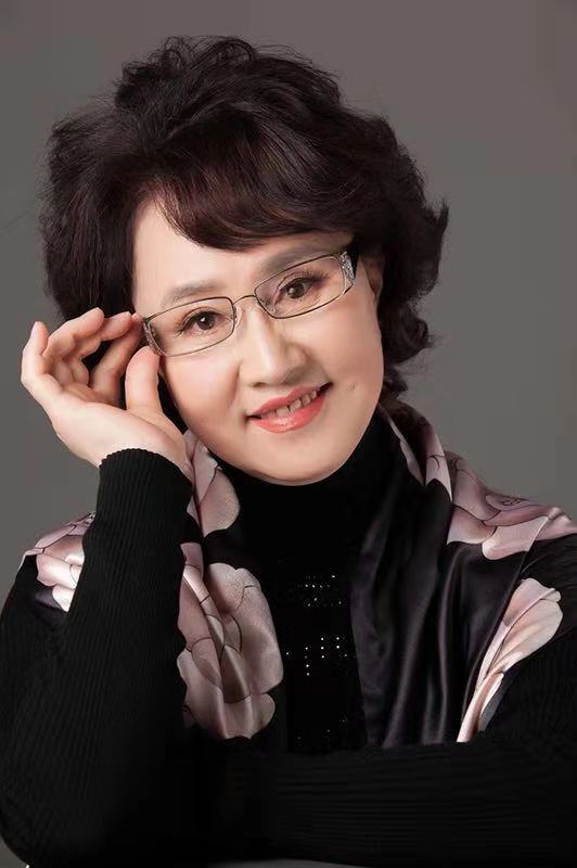 著名歌唱家冯健雪|无论何种角度,唱歌才是完满人生