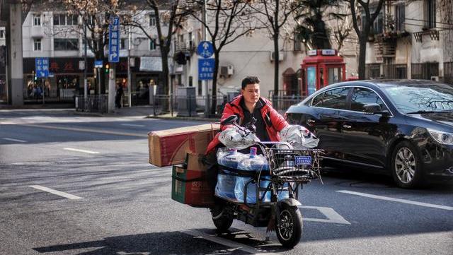 丰巢变封巢,智能快递柜该收费吗?收多少合适? 丰巢变封巢,智能快递柜该收费吗?收多少合适?