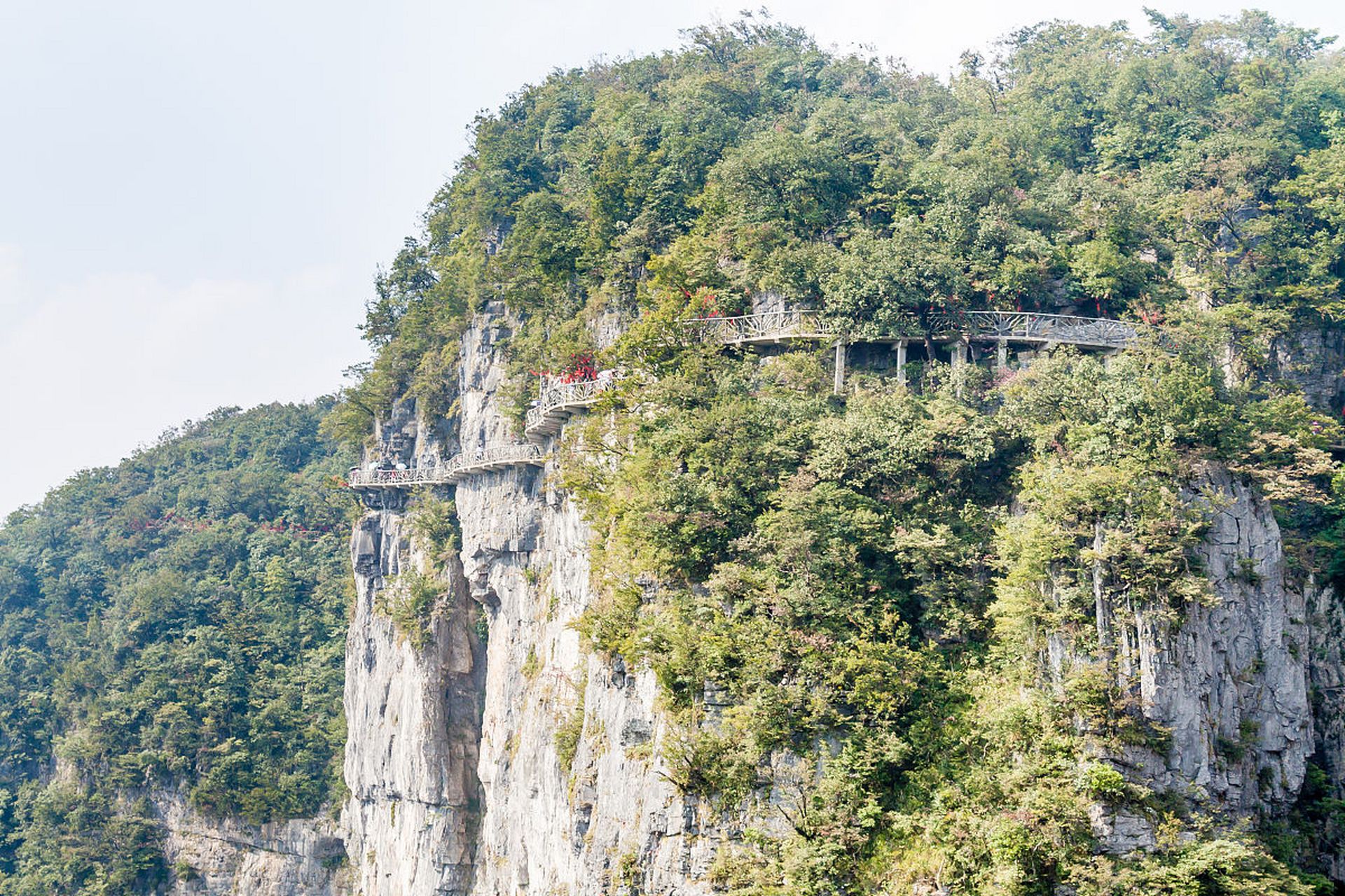 它坐落在风景如画的龙岩市,是一个集自然风光,人文景观于一体的旅游