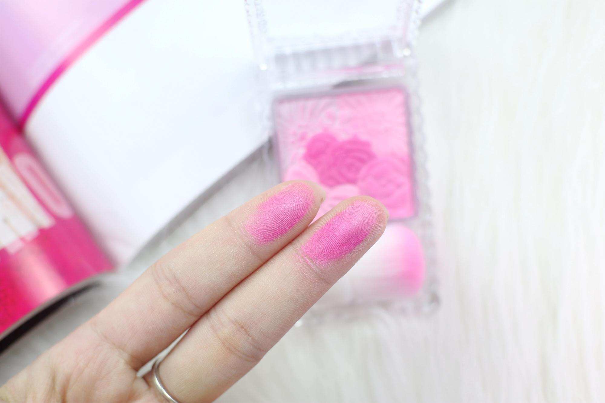 赋妆容红润活力,井田腮红上色评测