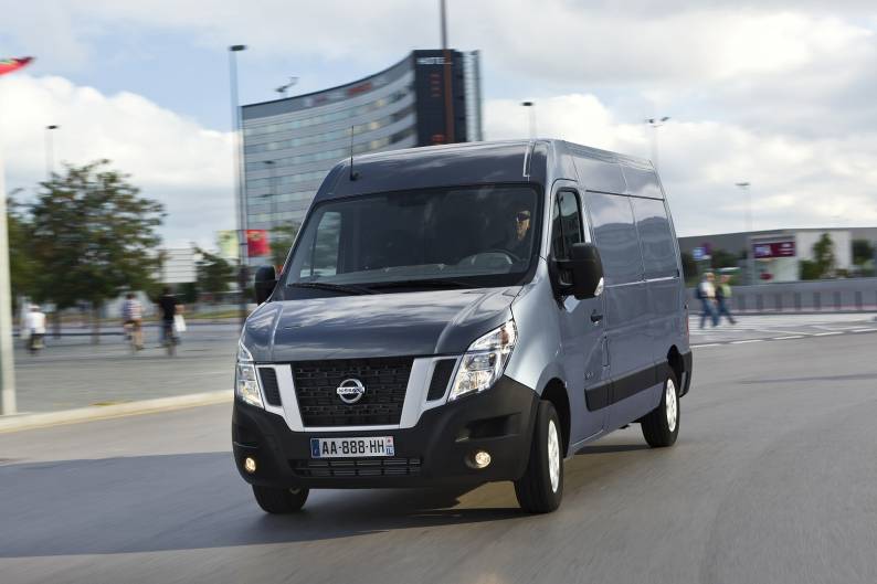 汽车:日产nv400,提供了多功能和实用的选择,它的外观独特!