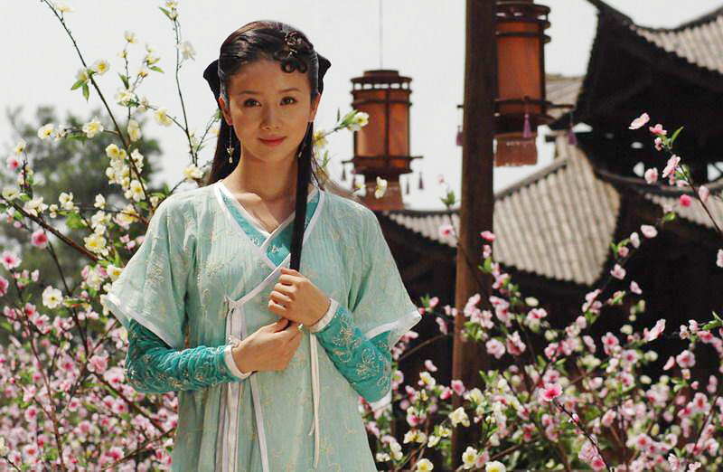 第5位,邓家佳饰演的长孙红,长得那叫一个娇俏明眸,楚楚动人.